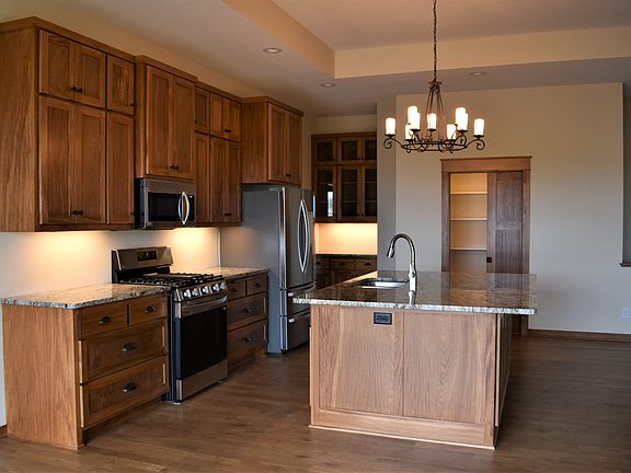 plenty of space for more than one cook!