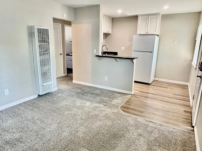 15471 Marty Dr — Photo 2