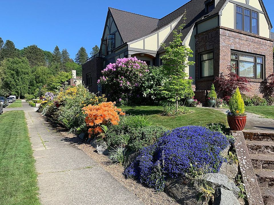 2nd image of 4316 43rd Ave NE