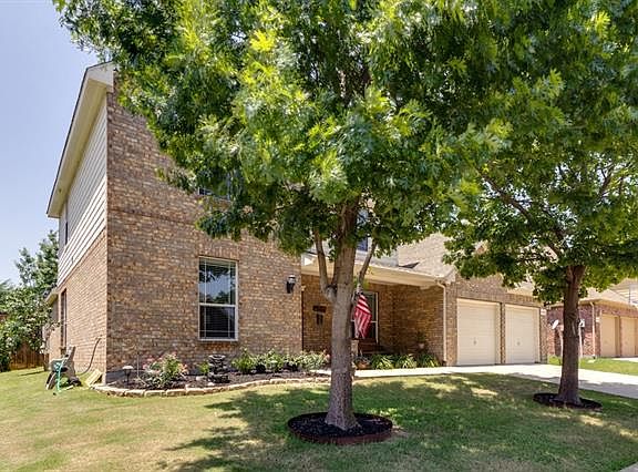 3rd image of 11857 Warbler Ln