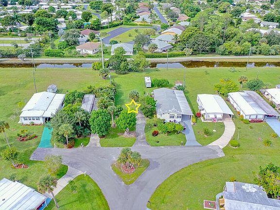 2nd image of 9 Saint Tropez Dr