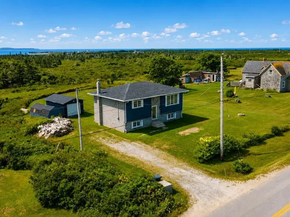37 Chegoggin Point Rd, Pembroke, NS B5A 5G9