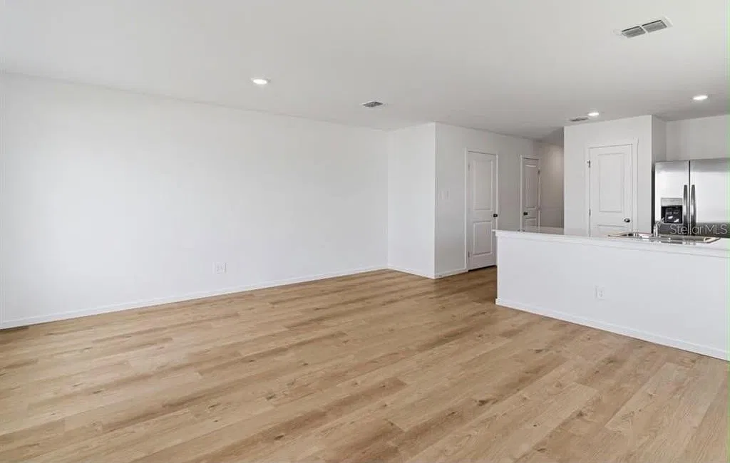 3 bed, 2.5 bath, 1460 sqft, $1,950 — Photo 2