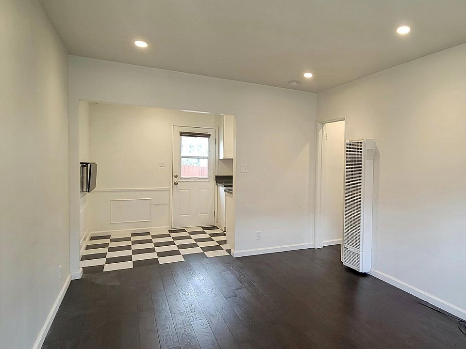 1st image of 2534 N Buena Vista St #2536