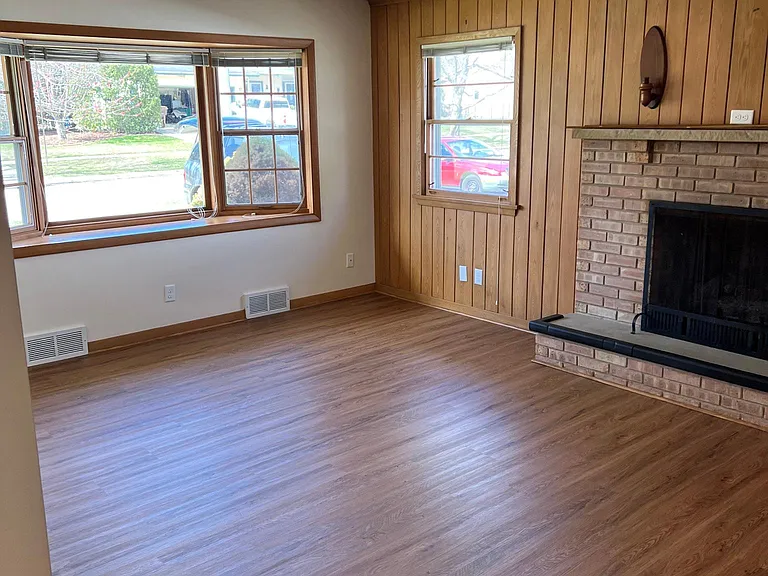 724 Pleasant St — Photo 22