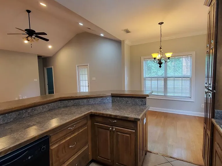 3815 Napa Dr — Photo 4