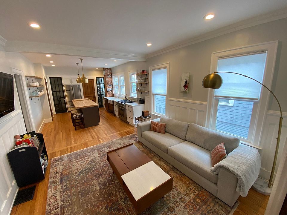 1st image of 67 Saint James Pl #2
