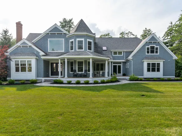 7 Wisteria Circle, Falmouth, ME 04105