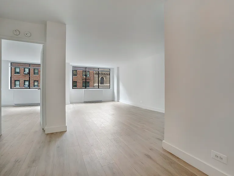 300 Mercer St #16L — Photo 1