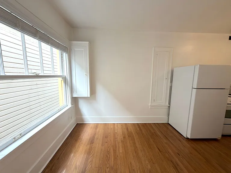 2134 NW Flanders St — Photo 5