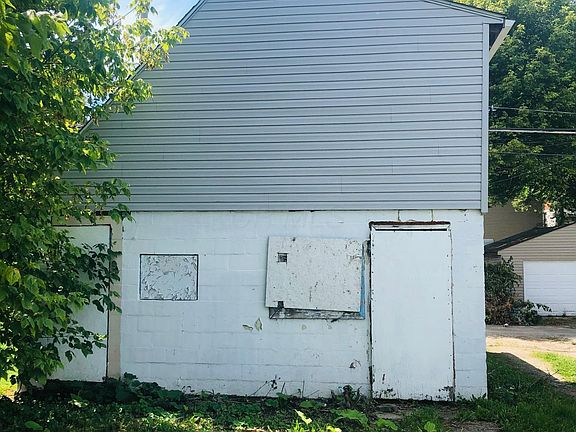 2nd image of 263 S Yale Ave