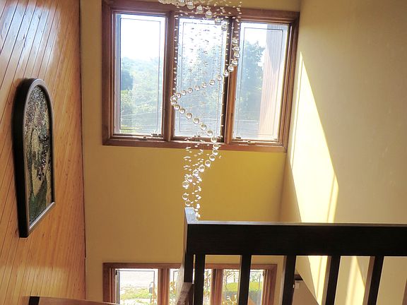 3rd image of 836 Bard Ave
