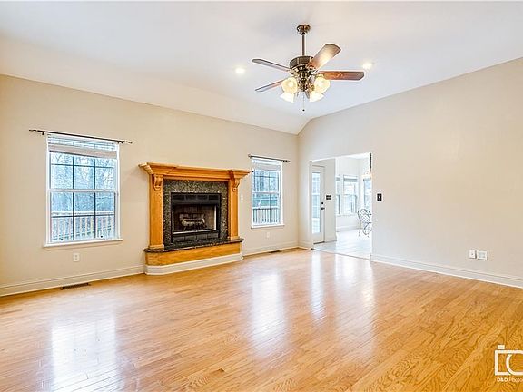 4th image of 2 Marlin Ln