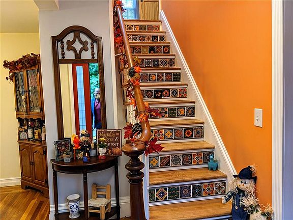 5th image of 32 Norma St