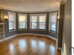 8209 S Jeffery Blvd #2, Chicago, IL 60617