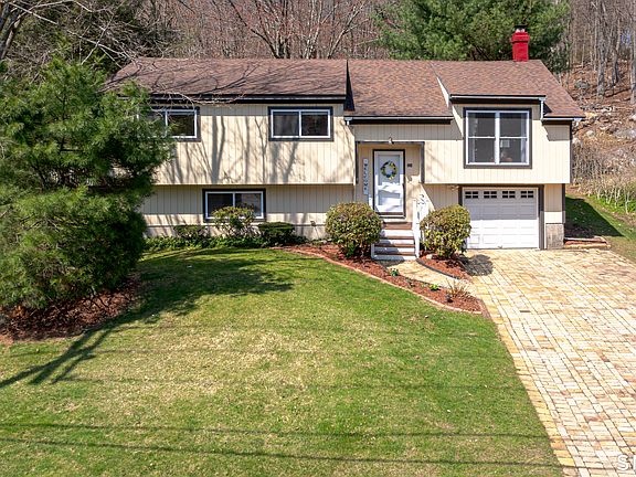 2nd image of 332 Union City Road