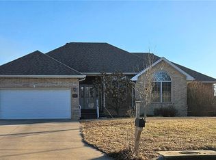 1918 Windsor Dr, Pittsburg, KS 66762