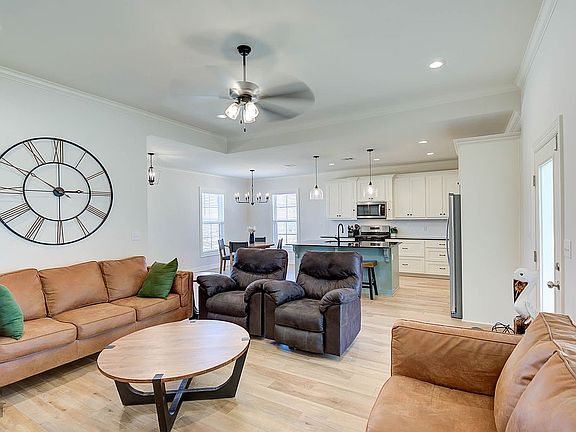 5th image of 4960 Laurel Cir