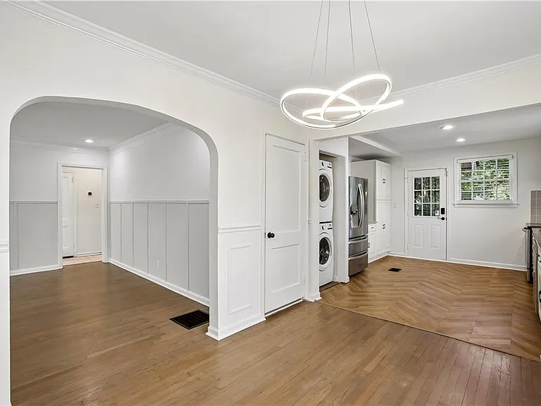 1649 Beecher St SW — Photo 5