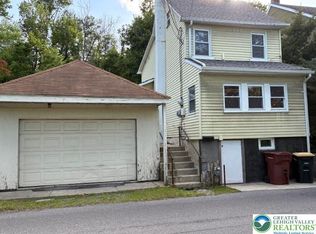 3285 Water St, Whitehall, PA 18052