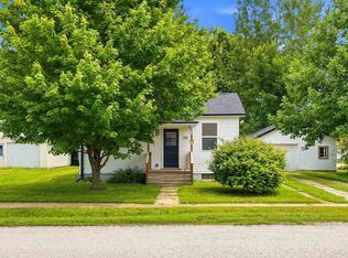 518 S 8th Ave, Washington, IA 52353