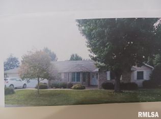 111 N Mulberry St, Sesser, IL 62884