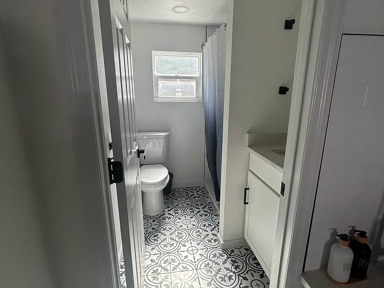2217 10th St N #3 — Photo 8