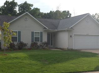 2270 Laurel Oak Dr, Howell, MI