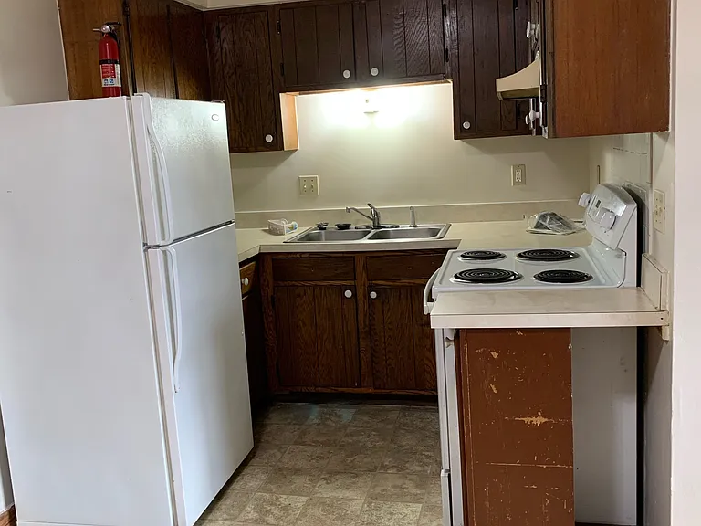 1050 Plaza Ct S #23 — Photo 1