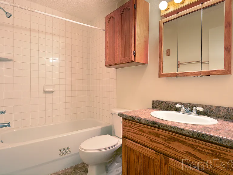 Jefferson Square Apartments — Photo 11