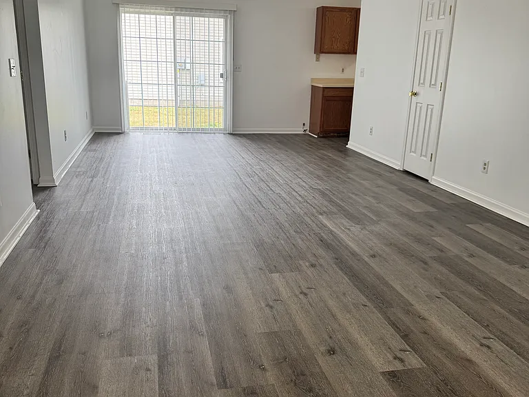 713 N Logan St — Photo 10