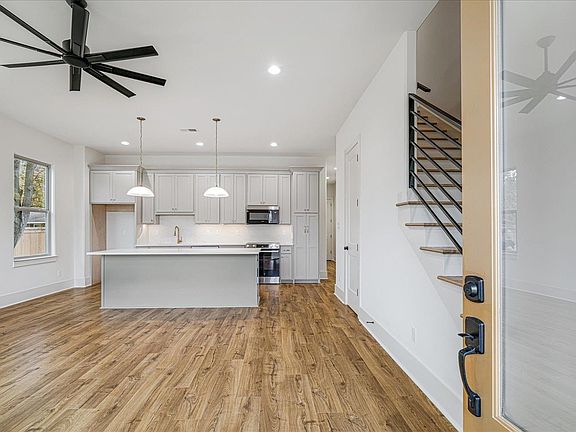 5th image of 5474 Park Ave
