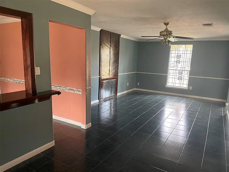 10751 Corona Ln — Photo 3