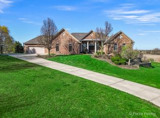 40W536 Greenview Ln, Elgin, IL 60124