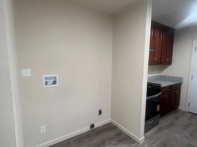 703 Iowa Ave — Photo 3