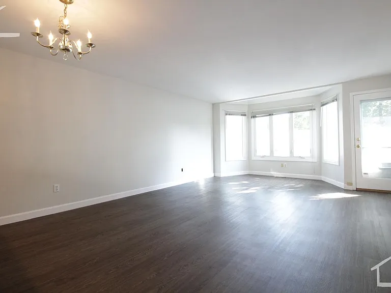 34 Raymond St #3E — Photo 1