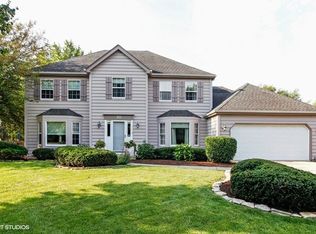 20 Redstart Rd, Naperville, IL 60565