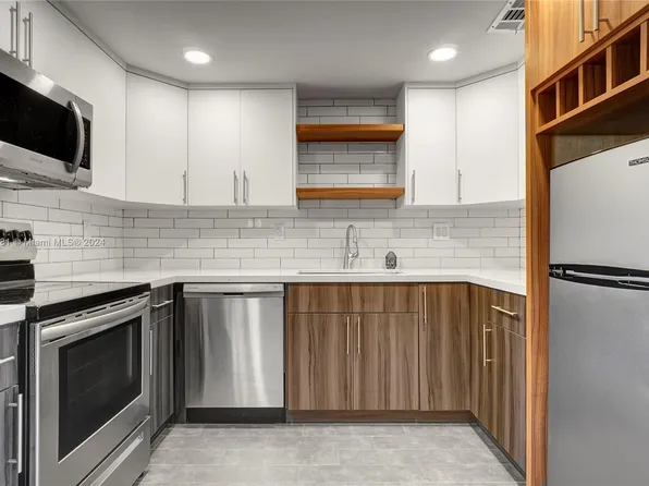 3100 W Rolling Hills Cir APT 403, Davie, FL 33328