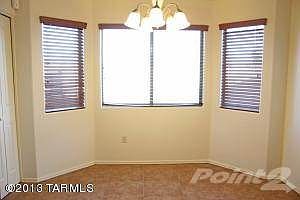 Bay Window Breakfast/Dining Area