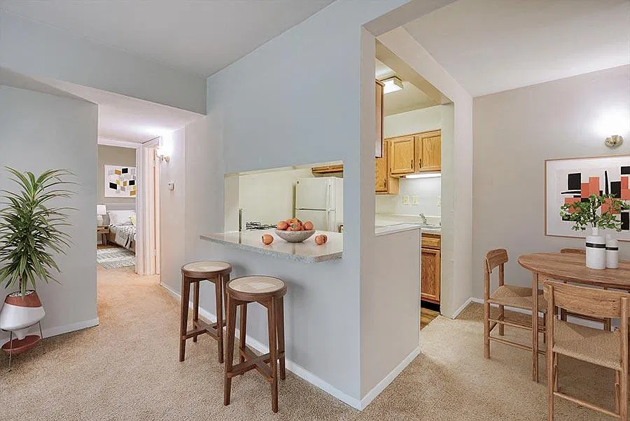 Rollingwood Apartments — Photo 3