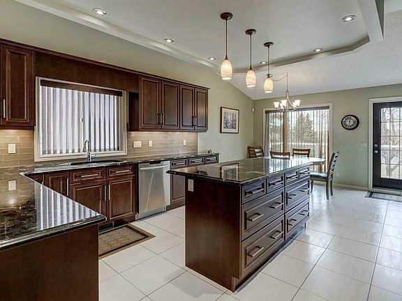 5th image of 50 Edmund Way SE