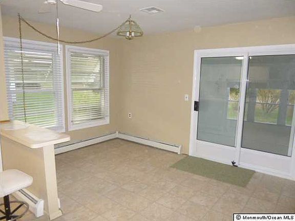 3rd image of 519 Jamaica Blvd