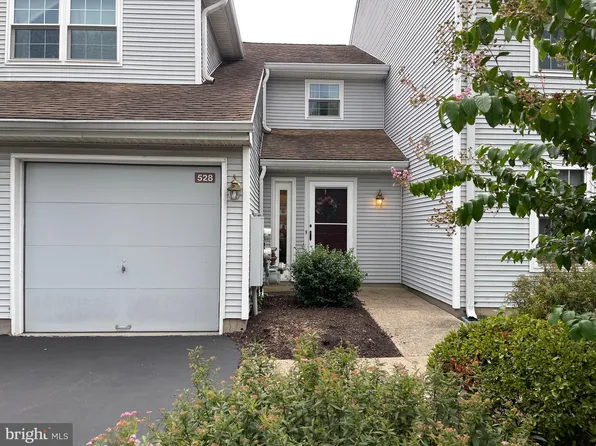 528 Cedar Hollow Dr #67, Morrisville, PA 19067