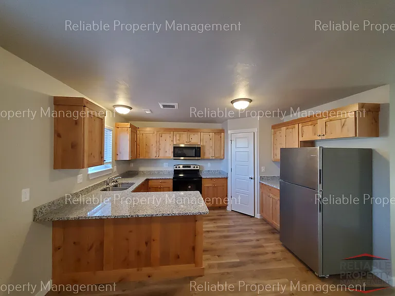 2015 Lawrence Ln #403 — Photo 5
