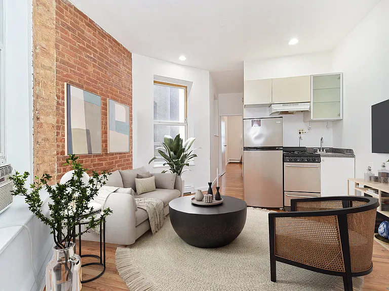 134 W 109th St #3C — Photo 1