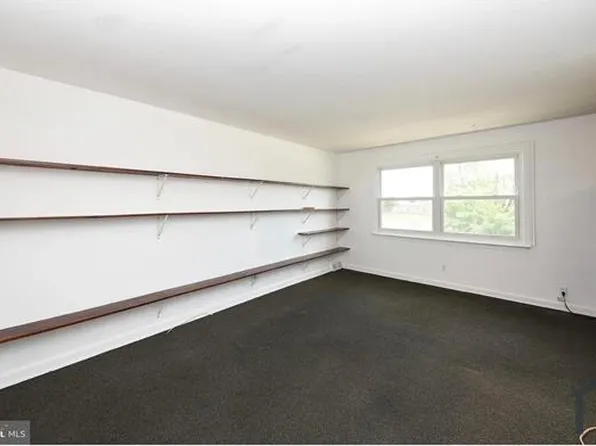6228 Algon Ave Floor 2, Philadelphia, PA 19111