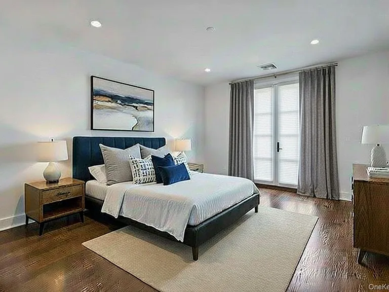 291 Main St #3 — Photo 2
