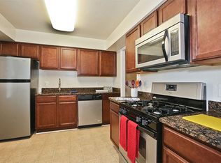 Fairfax Square Apartments, Fairfax, VA 22031