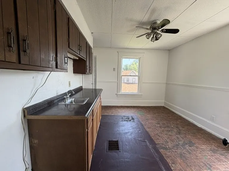 1518 Woodland Ave NW — Photo 14
