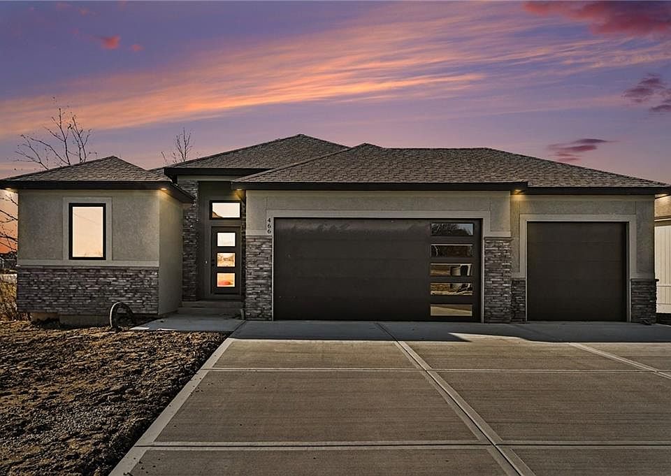1st image of 466 Green Dr